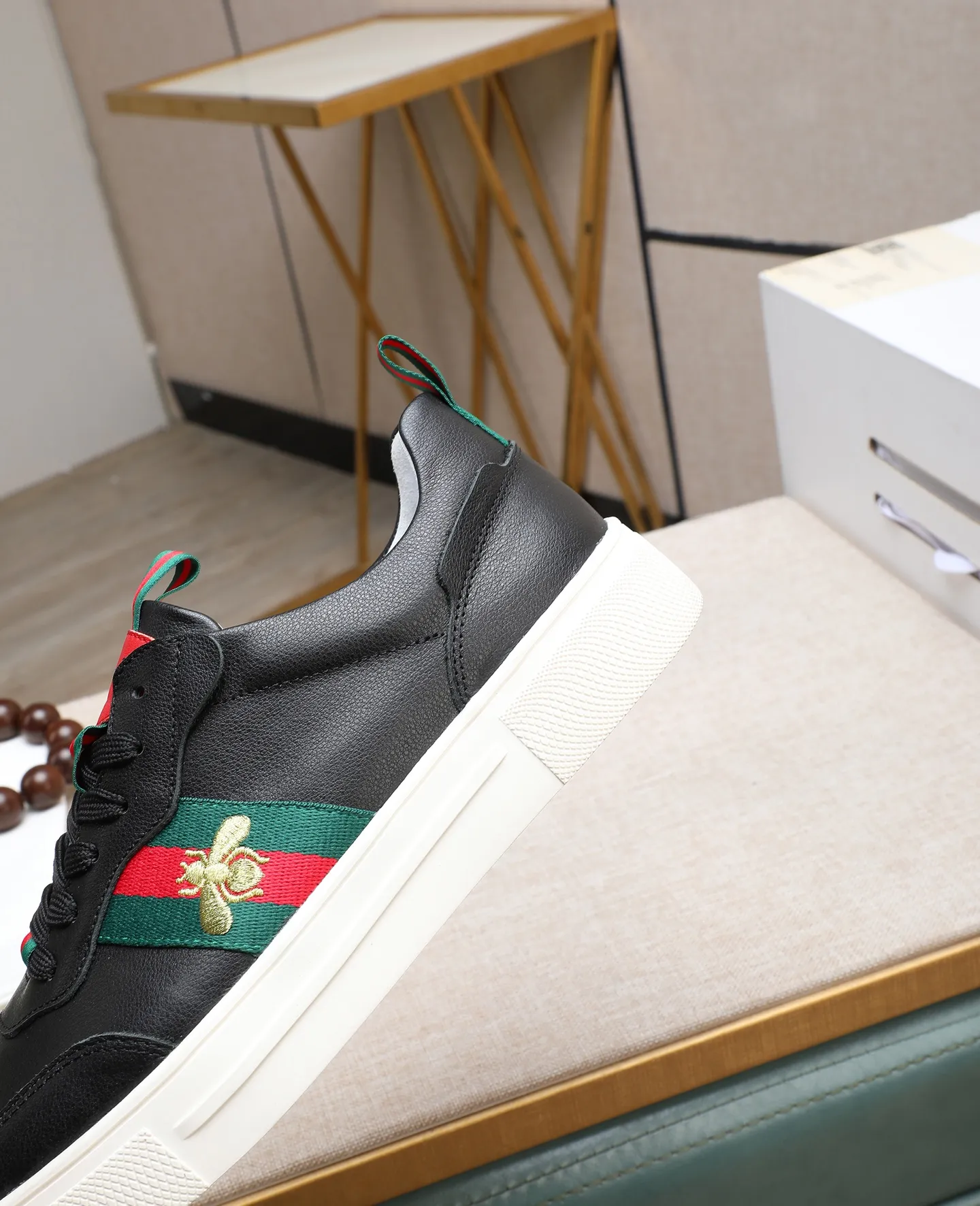 Men's shoes 💰460 GUCCI🔍🔍The latest models are on sale at the same time at the counter. Original calfskin imported from Italy, genuine leather lining, (high-end, extravagant, and classy) with exquisite workmanship. Soles: Original soles specially provided by the original factory. ⚠Exclusive double-layer movable molded soles are super comfortable⚠. Photos of the real thing🎬The real thing is even better🔍🔍"High quality·Follow the order" Code number 38-44